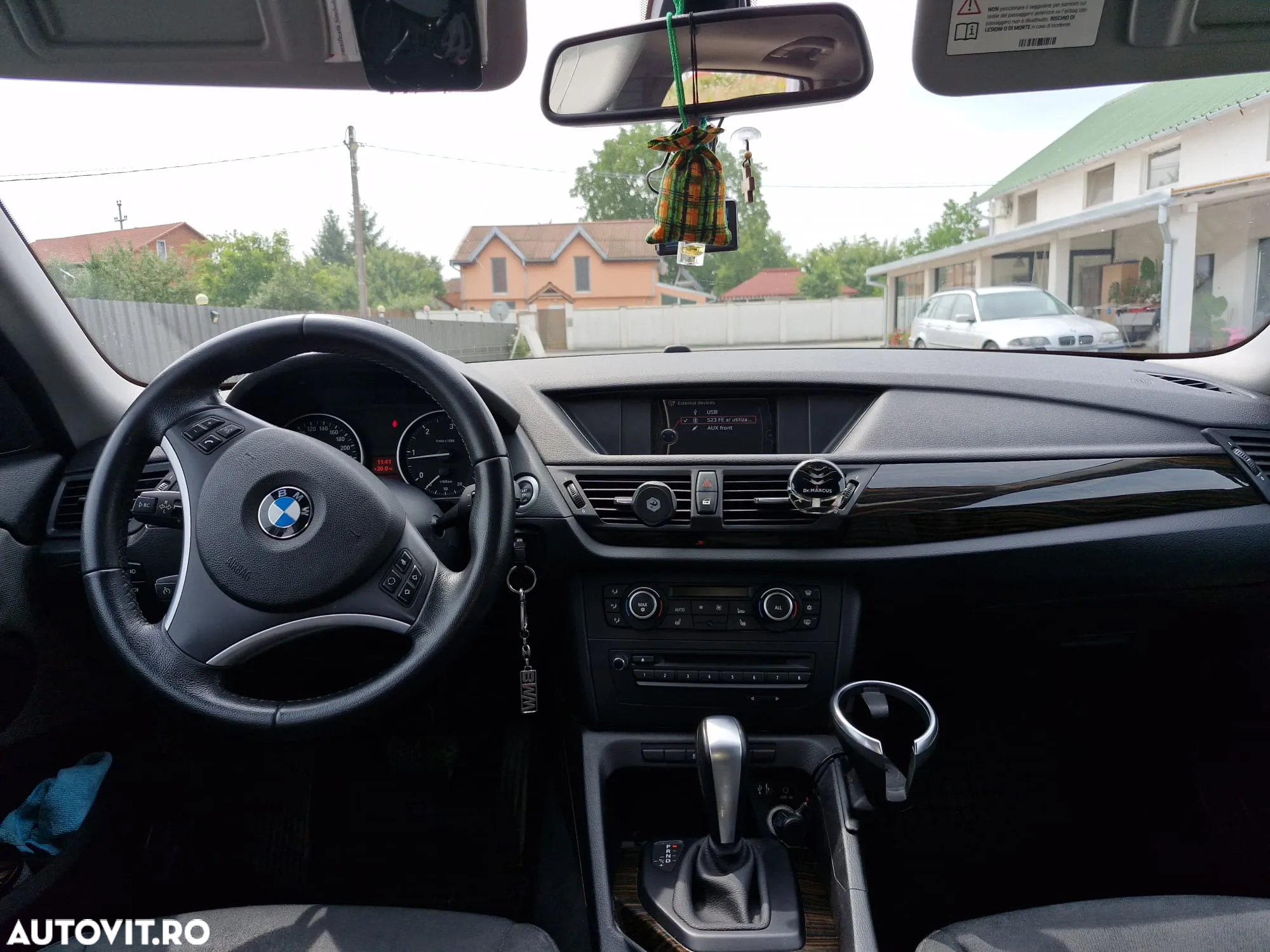 BMW X1 - 10