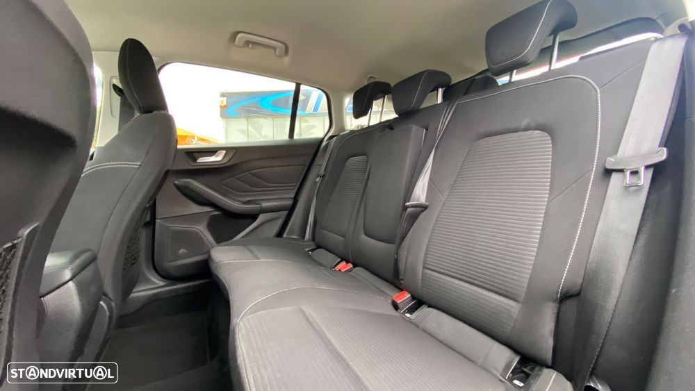 Ford Focus SW 1.5 TDCi EcoBlue Titanium - 24