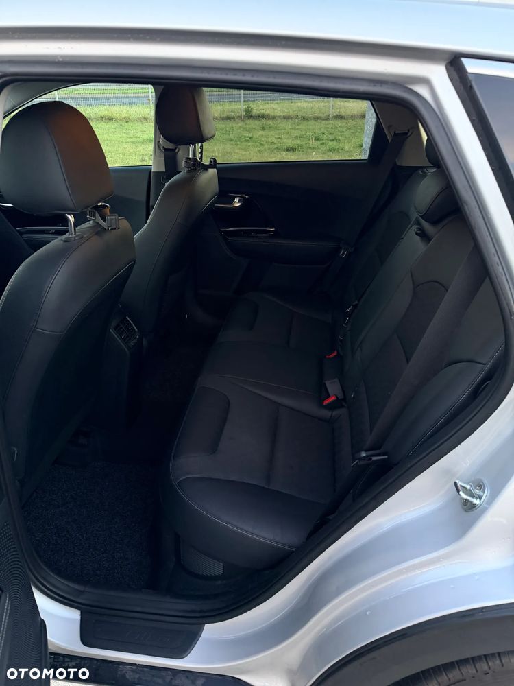 Kia Niro 1.6 GDI Plug-in Hybrid M - 12