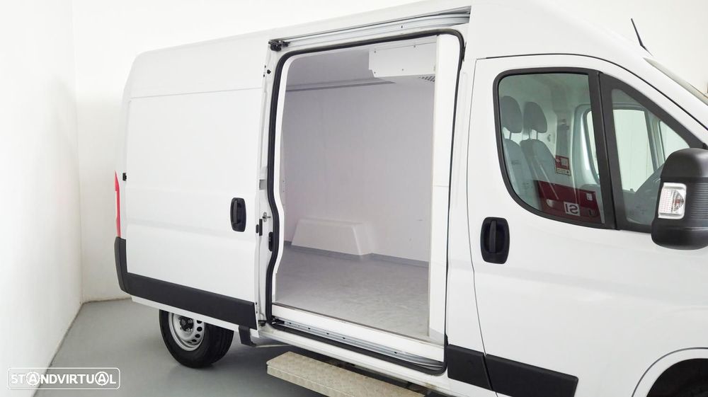 Peugeot Boxer 335 2.2BHDI - 23