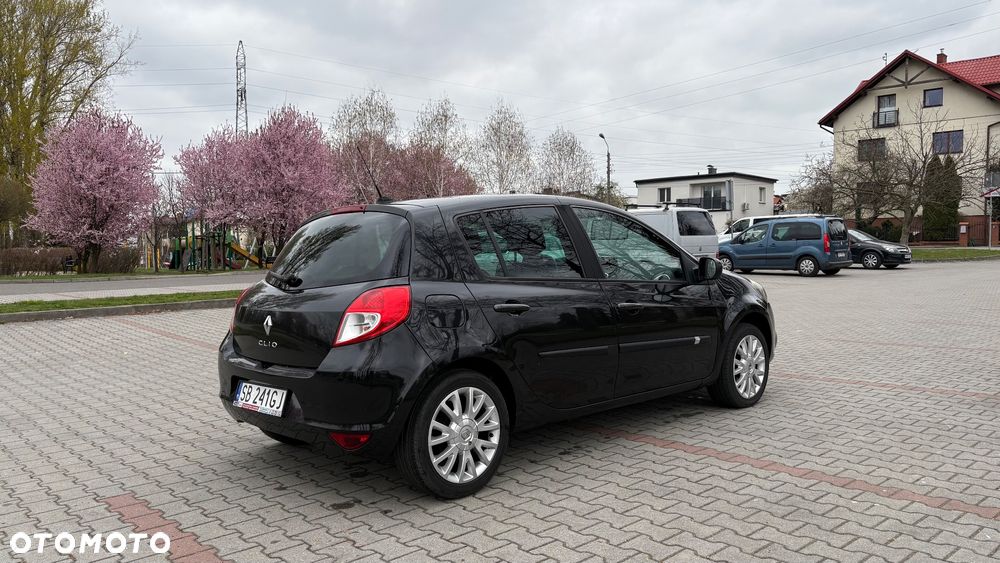 Renault Clio 1.2 16V 75 Expression - 17