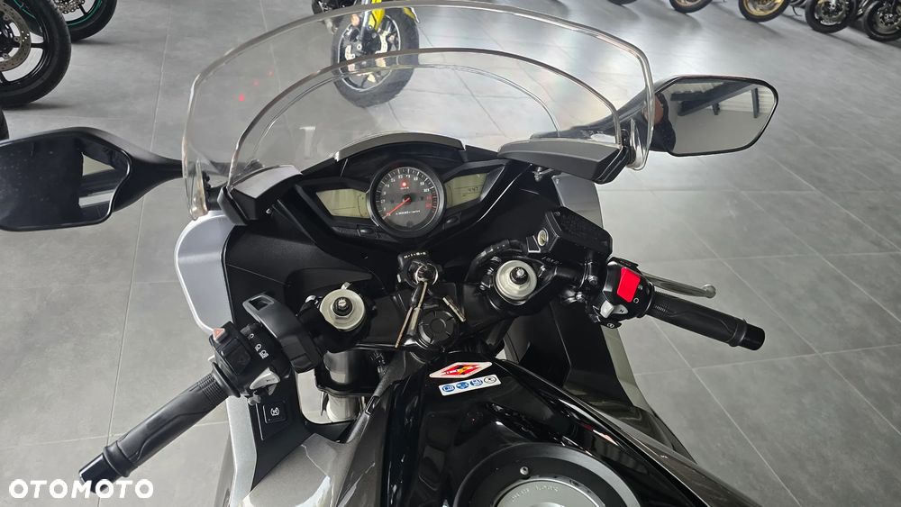 Honda VFR - 21