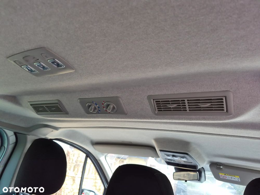 Renault Trafic Grand 2.0 dCi EDC - 16