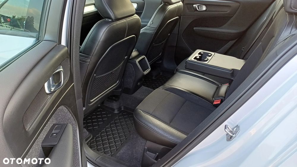 Volvo XC 40 D3 AWD Geartronic Momentum - 21