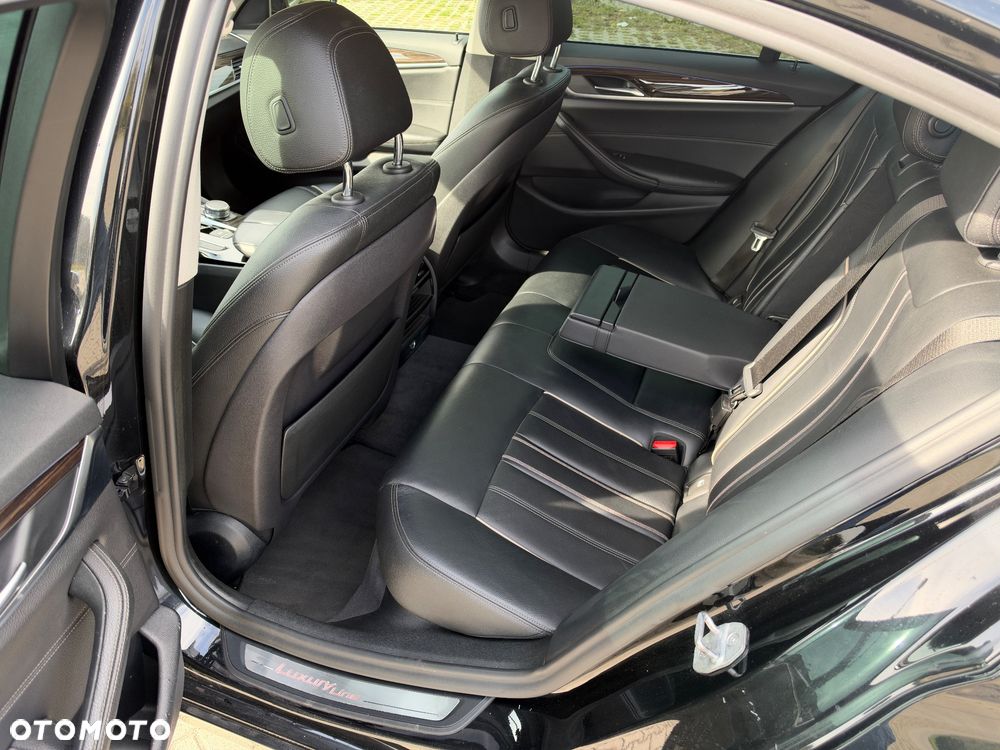 BMW Seria 5 530d xDrive Luxury Line - 24