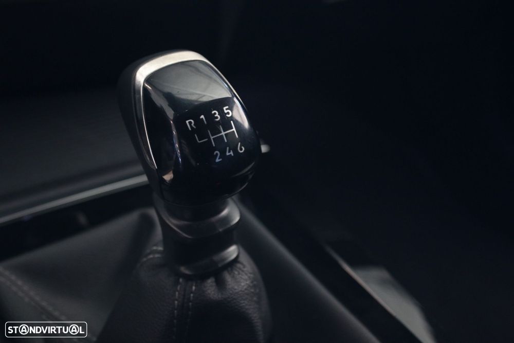 Opel Astra 1.2 T GS Line S/S - 11