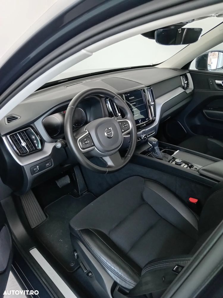 Volvo XC 60 D4 Momentum Pro - 11