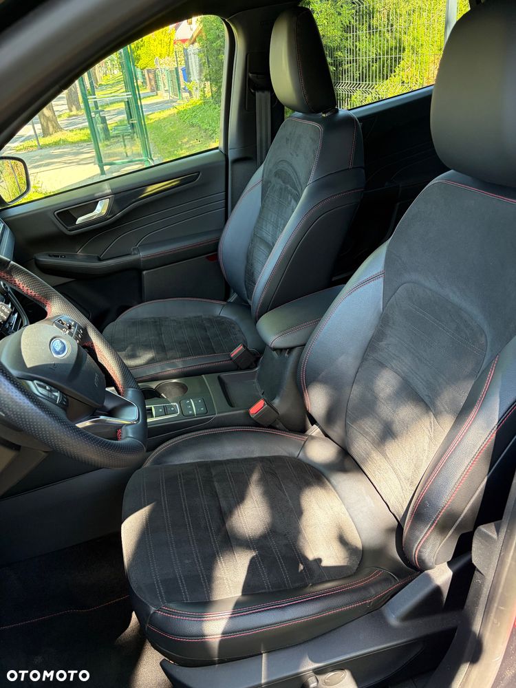 Ford Kuga 2.0 EcoBlue 4x4 ST-LINE X - 11