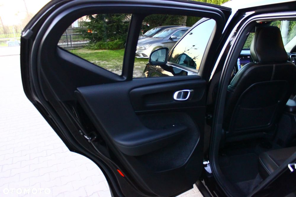 Volvo XC 40 D3 Momentum Pro - 33