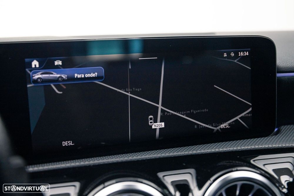 Mercedes-Benz A 250 Limousine e AMG Line - 35