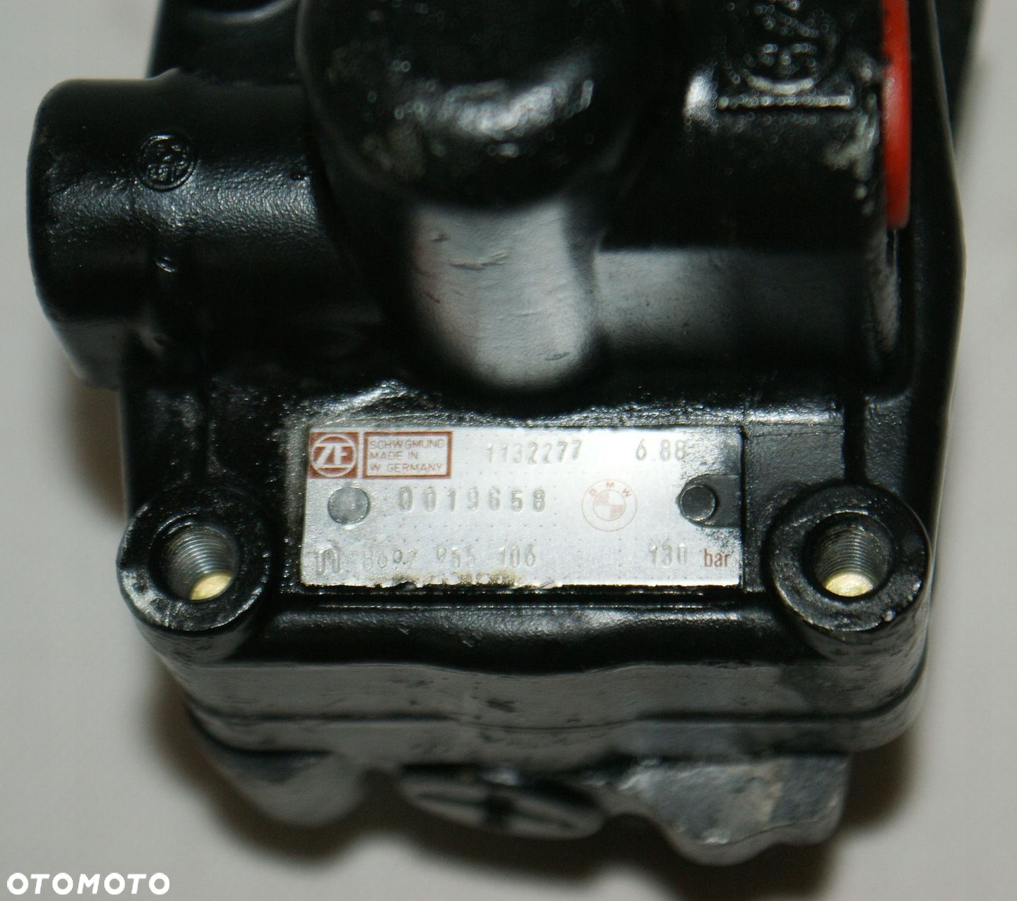 POMPA WSPOMAGANIA BMW 735i / 735iL 750i 1 132 277 - 5