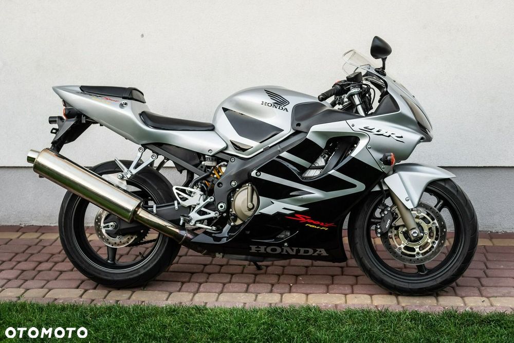 Honda CBR - 3