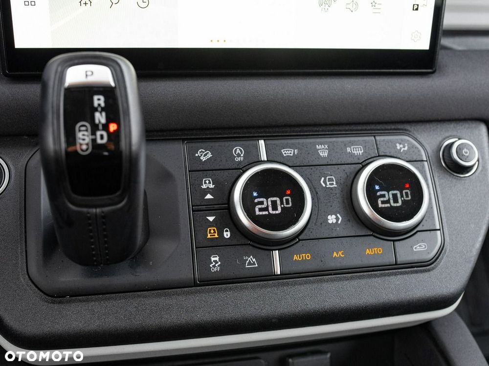 Land Rover Defender 3.0 D250 mHEV SE - 16