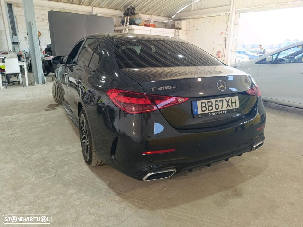 Mercedes-Benz C 300 AMG Line - 3