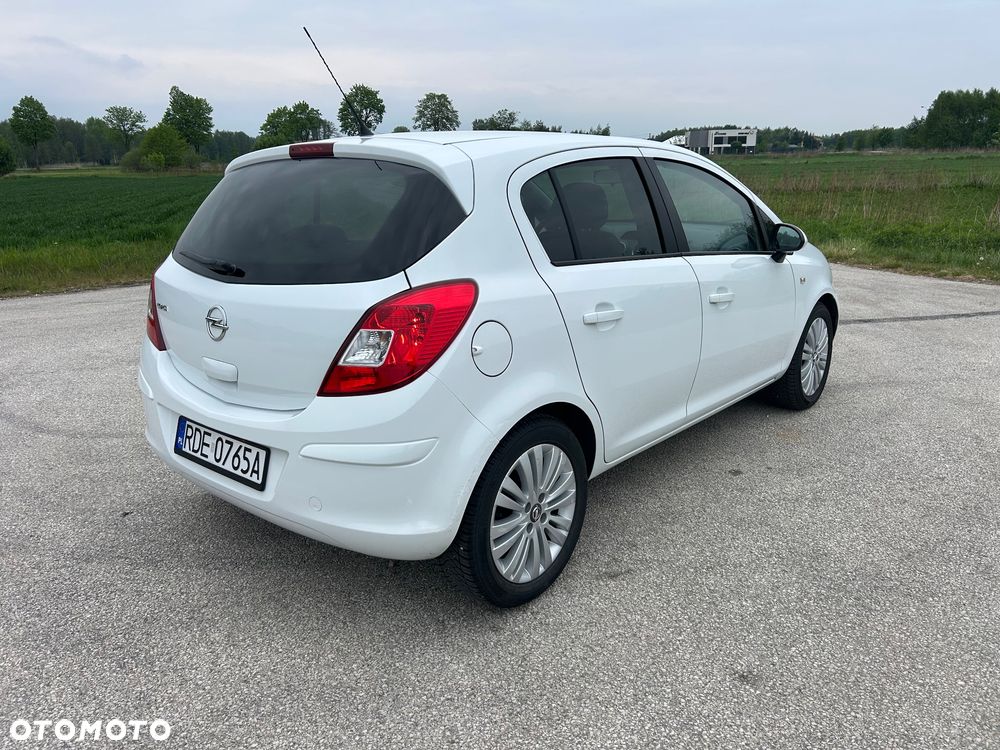 Opel Corsa 1.2 16V Essentia - 8