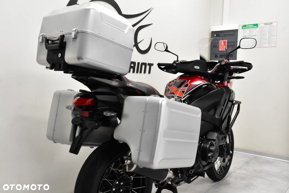 Honda VFR - 12