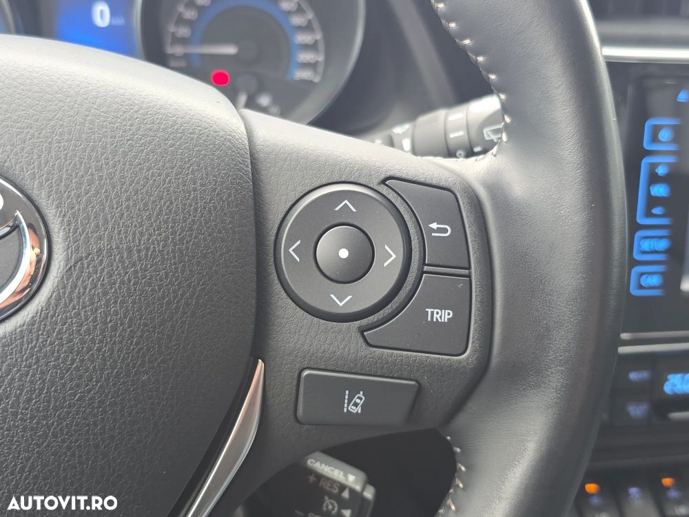 Toyota Auris 1.8 L VVT-i Hybrid Sol - 11