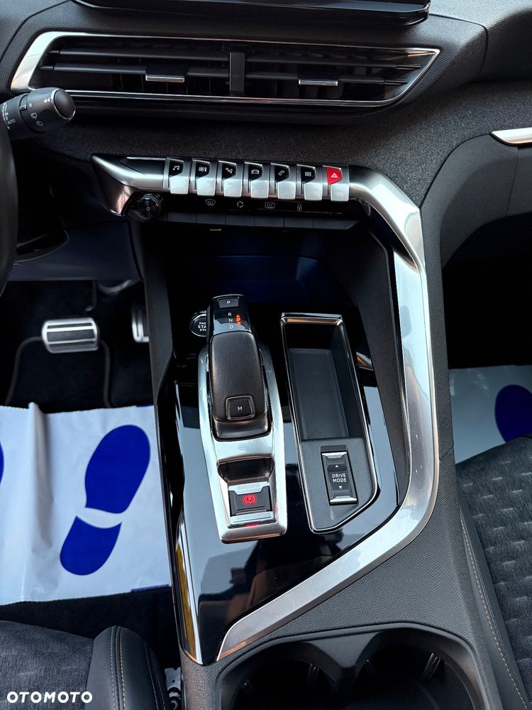 Peugeot 3008 1.5 BlueHDi Road Trip S&S EAT8 - 29