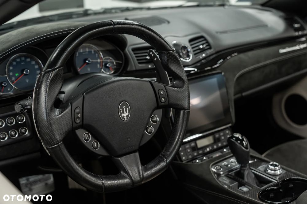 Maserati GranTurismo S - 22