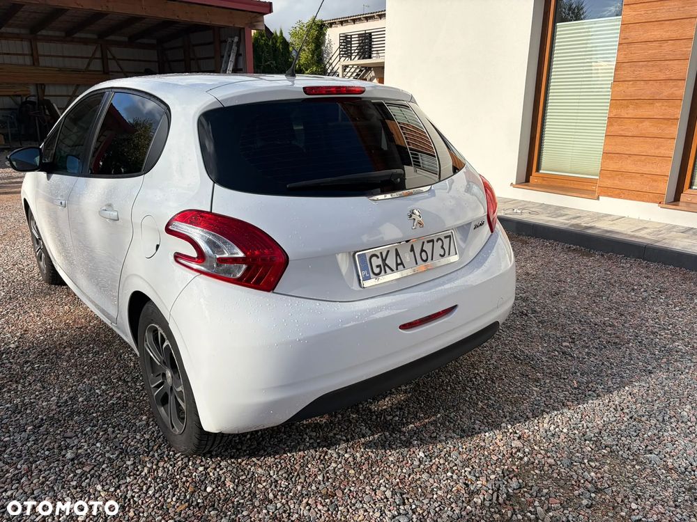 Peugeot 208 2013 photo 5