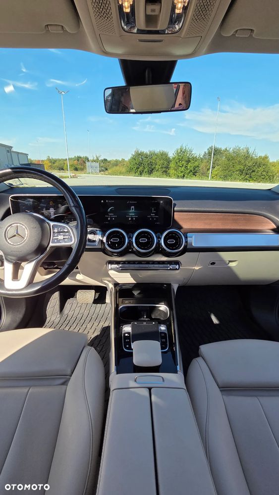 Mercedes-Benz GLB - 27