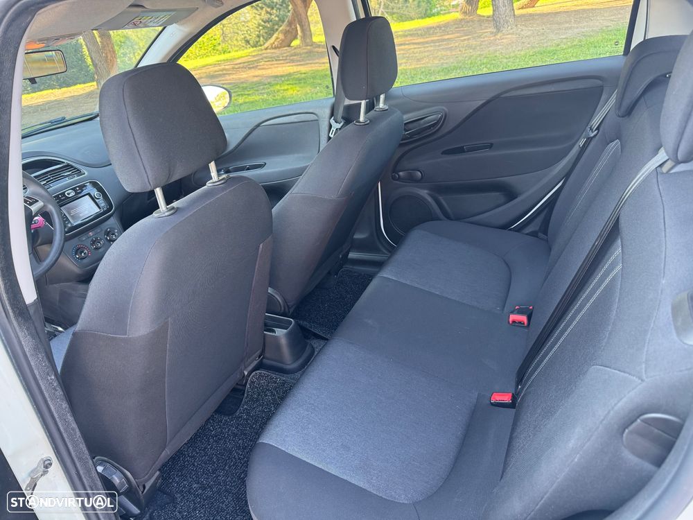 Fiat Punto 1.3 M-Jet Lounge S&S - 13