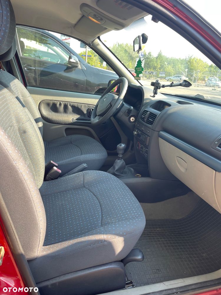 Renault Clio 1.2 16V Alize - 10