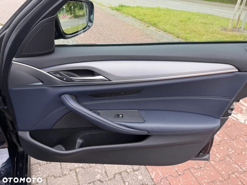 BMW Seria 5 520d xDrive M Sport sport - 34