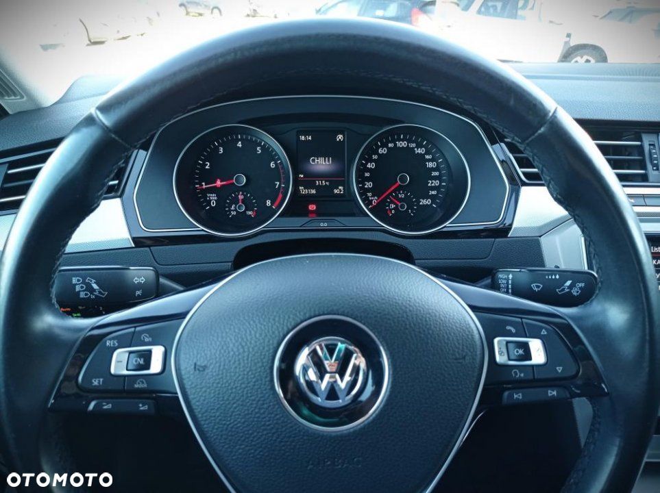 Volkswagen Passat - 17
