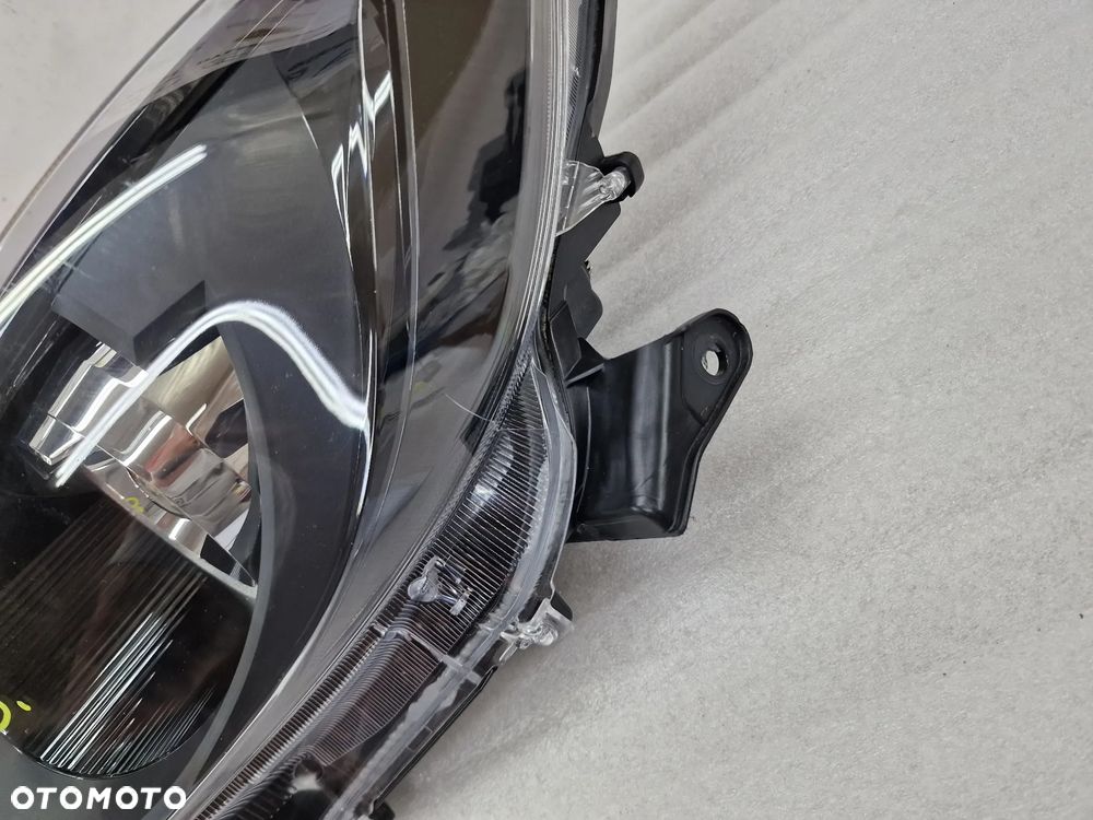 TOYOTA YARIS IV 20- LEWA LAMPA PRZEDNIA PRZÓD SOCZEWKA , NR KOITO K0-6 , NR AUKCJI LA653 - 5