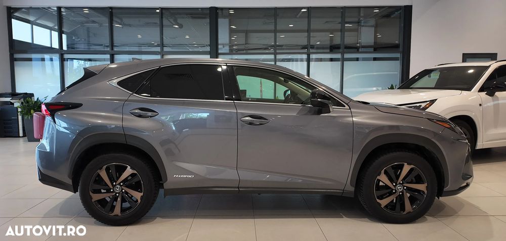 Lexus Seria NX 300h E-FOUR F SPORT - 9