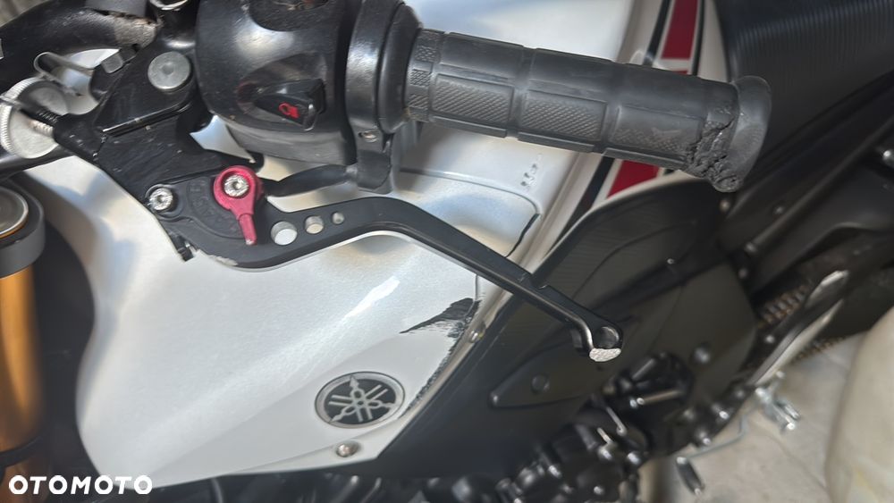 Yamaha FZ8 - 7