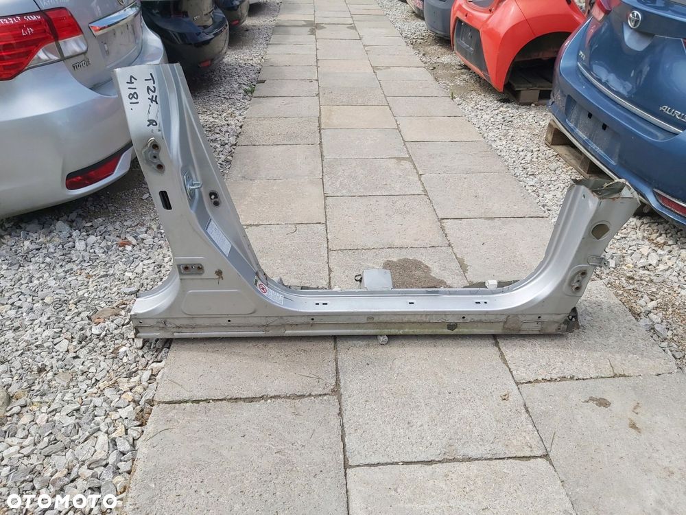 Toyota AVENSIS T27 słupek A B prawy przód próg - 1