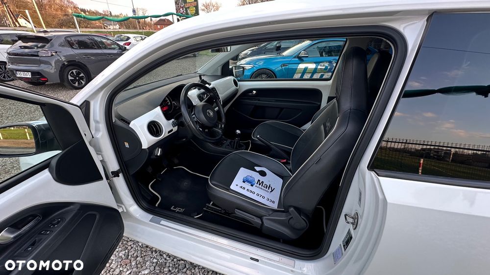 Volkswagen up! black - 6