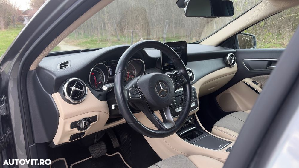 Mercedes-Benz GLA - 4