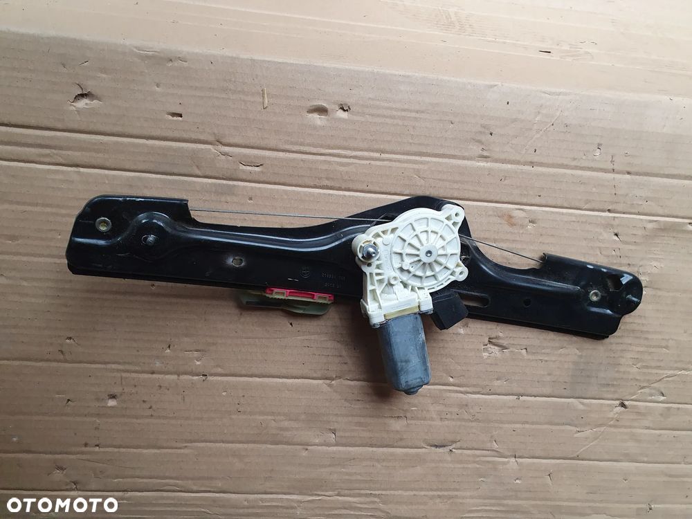 BMW X6 F16 Tylny prawy podnośnik szyby drzwi z silnikiem 7322748 C18294-102