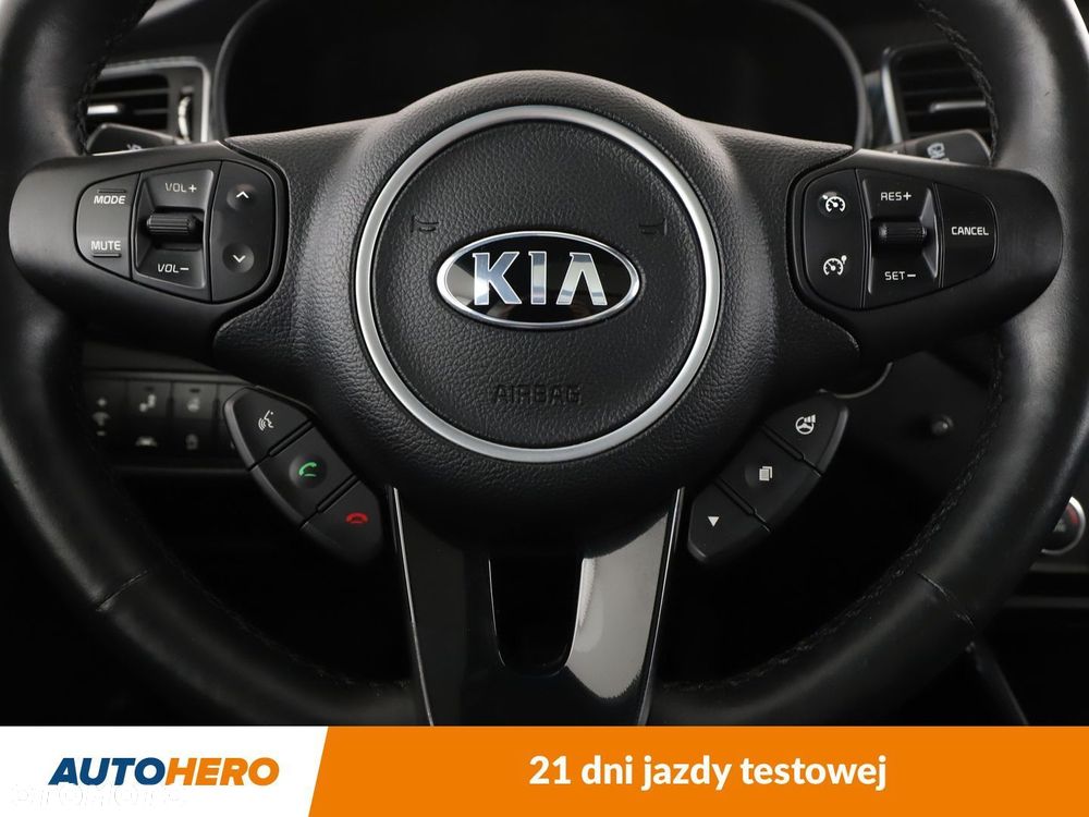 Kia Carens - 18