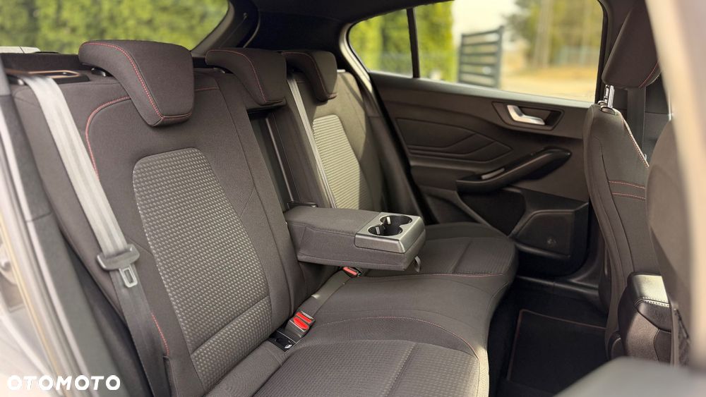 Ford Focus ver-1-0-ecoboost-mhev-st--line - 24