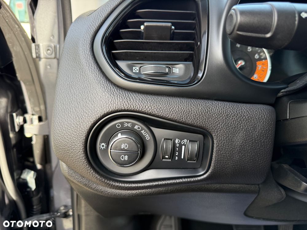 Jeep Renegade 1.5 T4 mHEV Limited FWD S&S DCT - 18