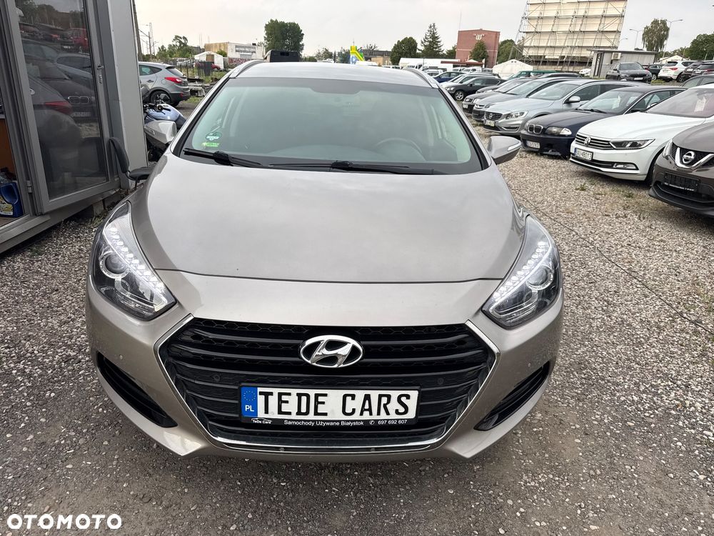 Hyundai i40 Kombi blue 1.6 Trend - 10