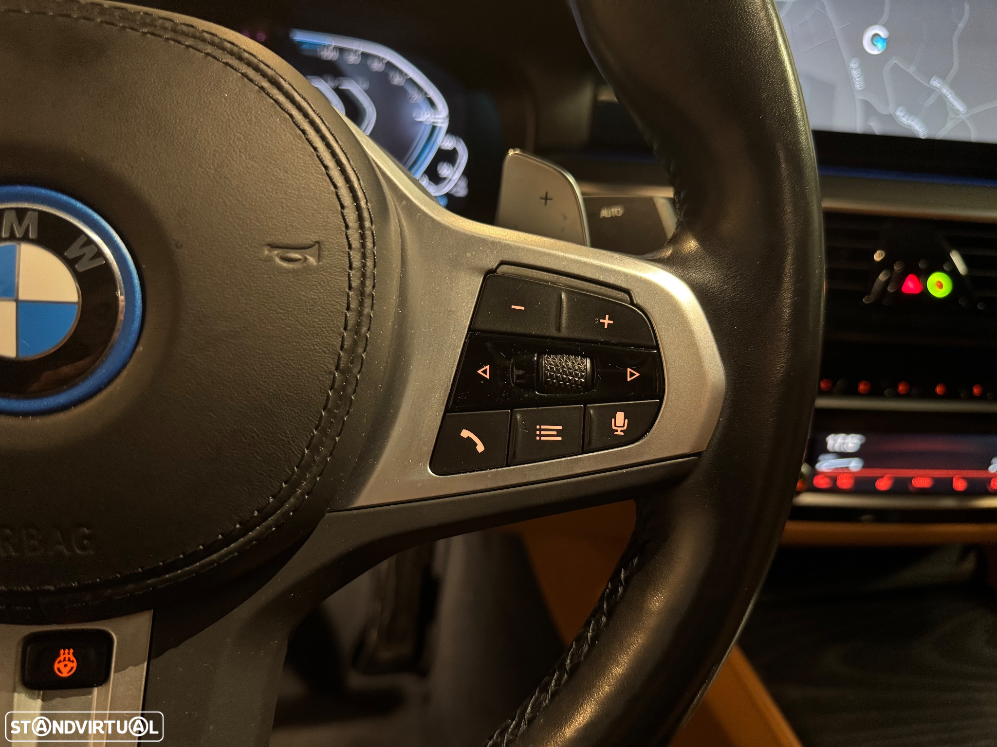 BMW 530 e Pack 50 anos M - 11
