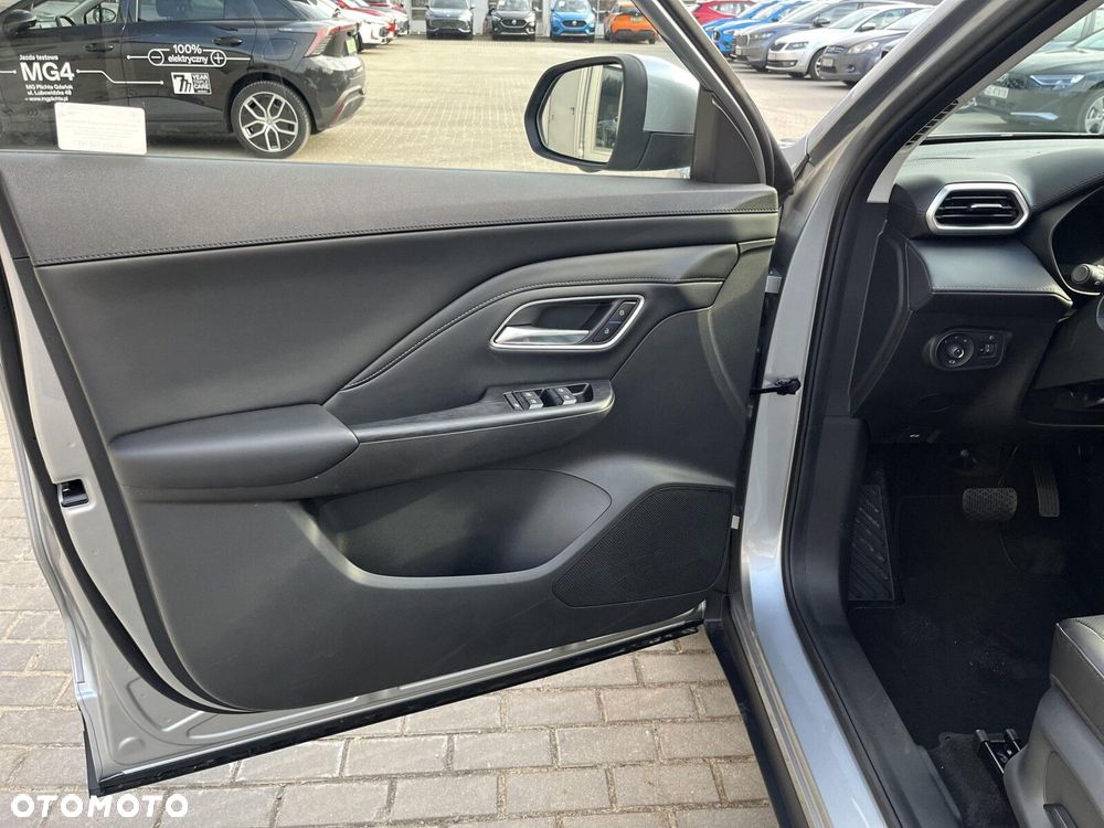 MG ZS Hybrid+ - 11