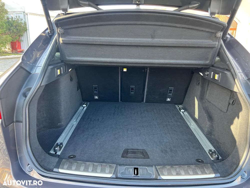 Jaguar F-Pace 20d AWD Aut. R-Sport - 13