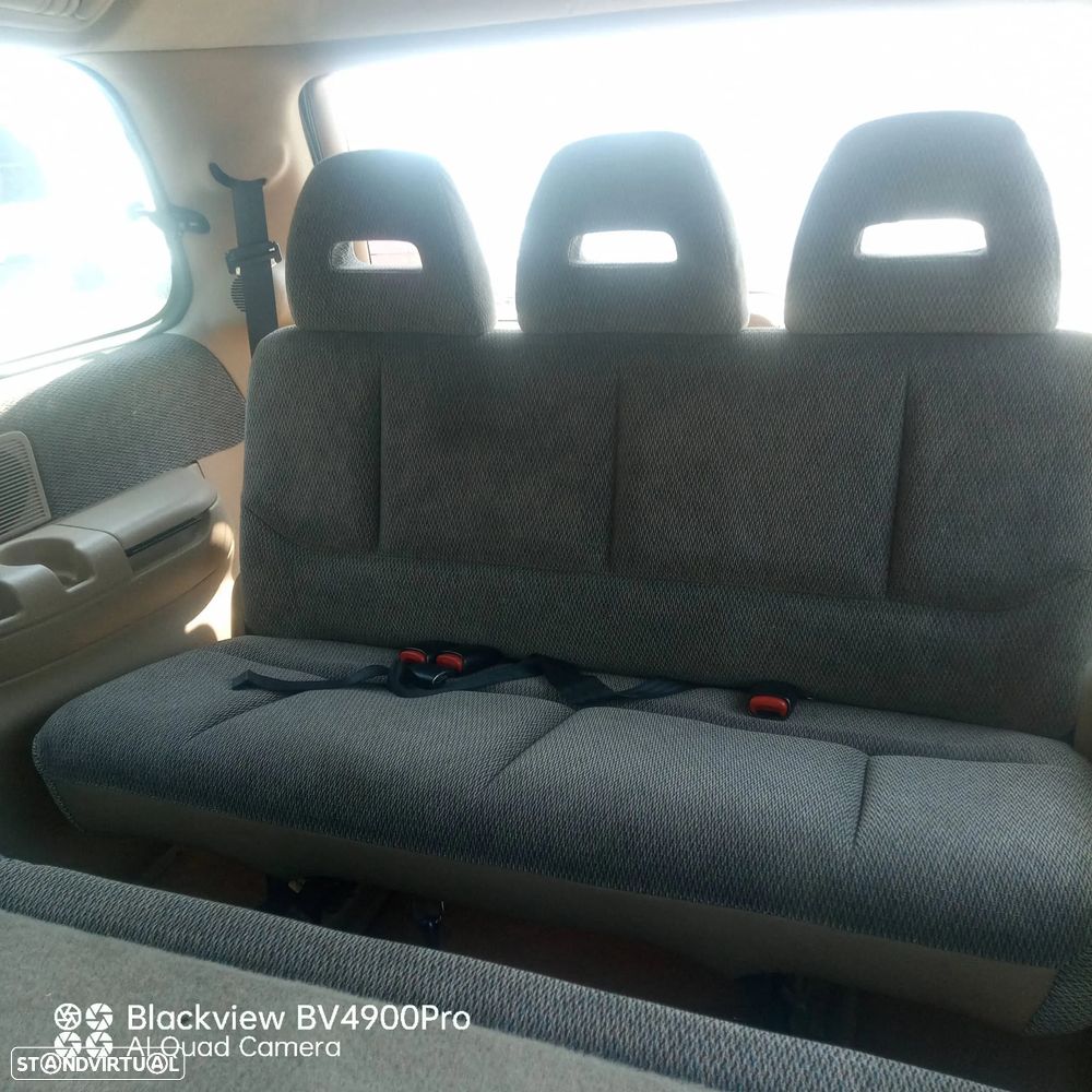 Chrysler Voyager 2.5 TD SE - 8