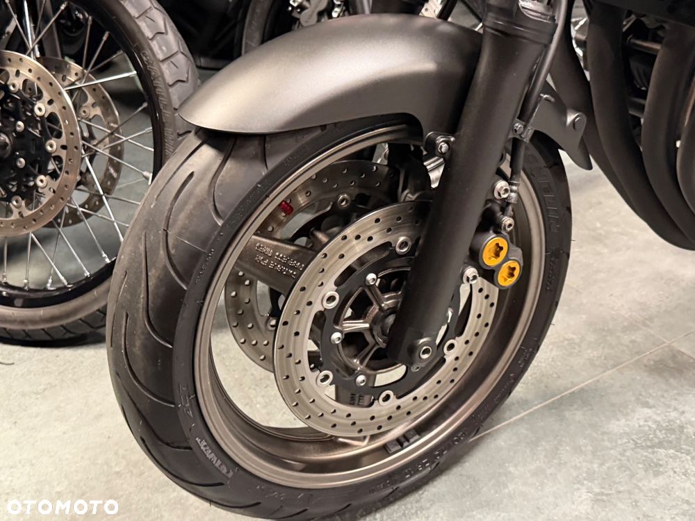 Yamaha XJR - 38