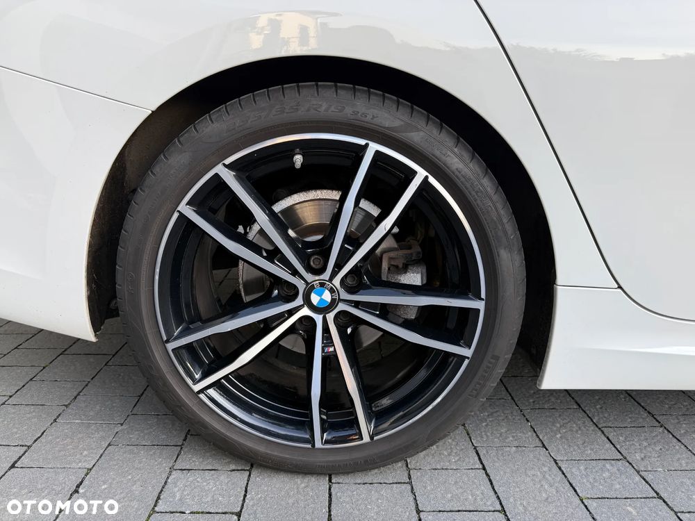 BMW Seria 3 320d xDrive M Sport - 11