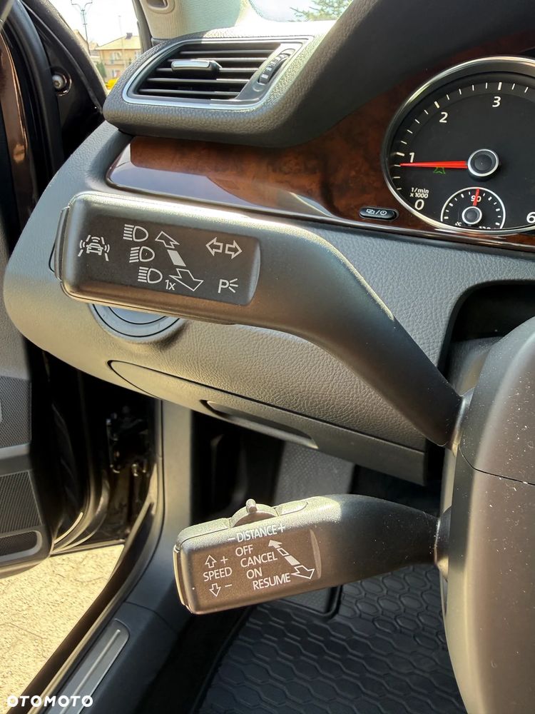 Volkswagen Passat 2.0 TDI Highline DSG - 19
