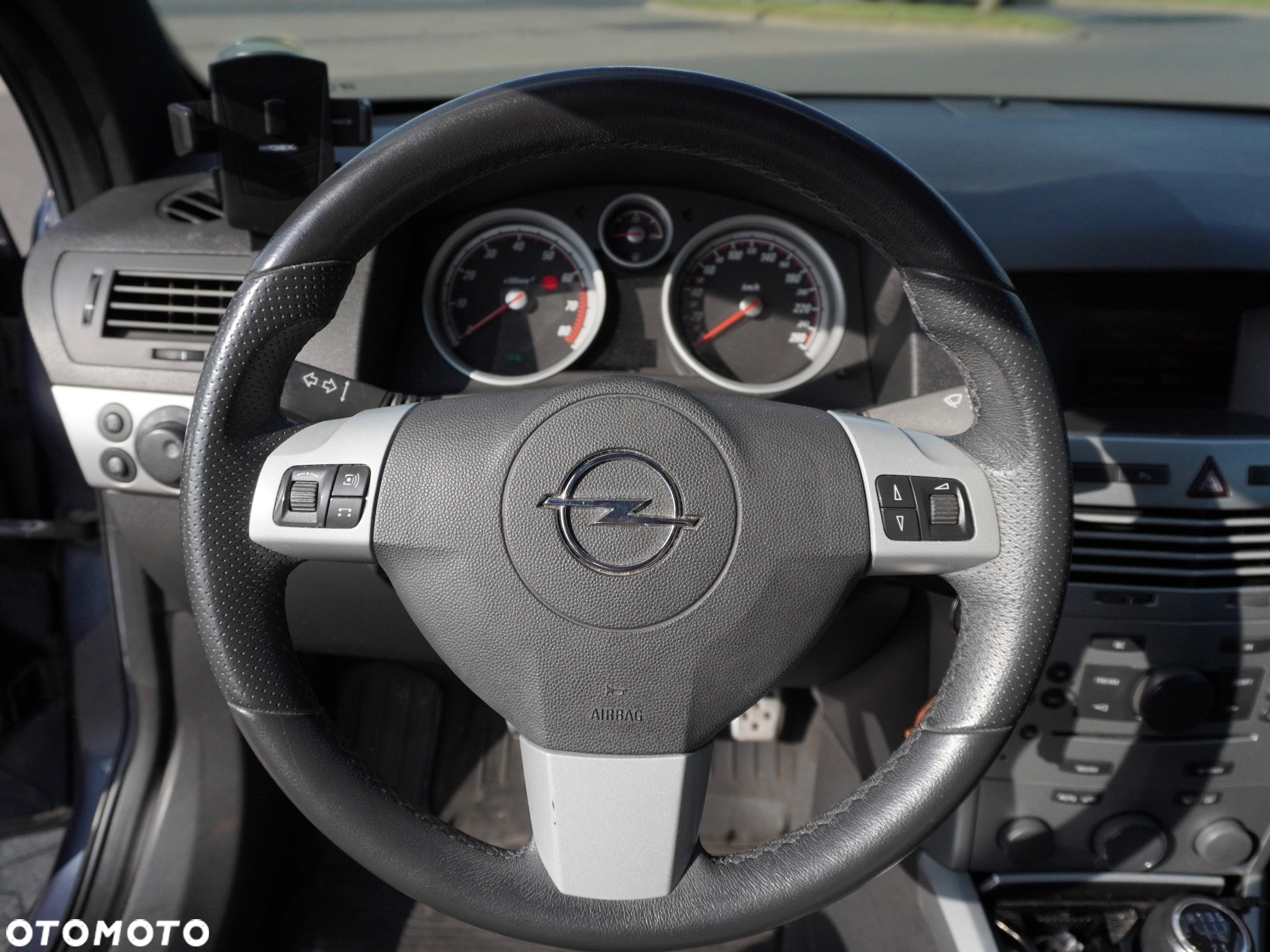Opel Astra GTC 1.8 Sport - 12