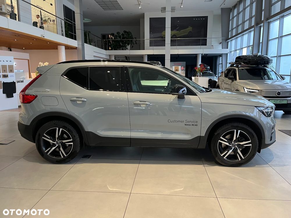 Volvo XC 40 B3 Plus Dark - 4