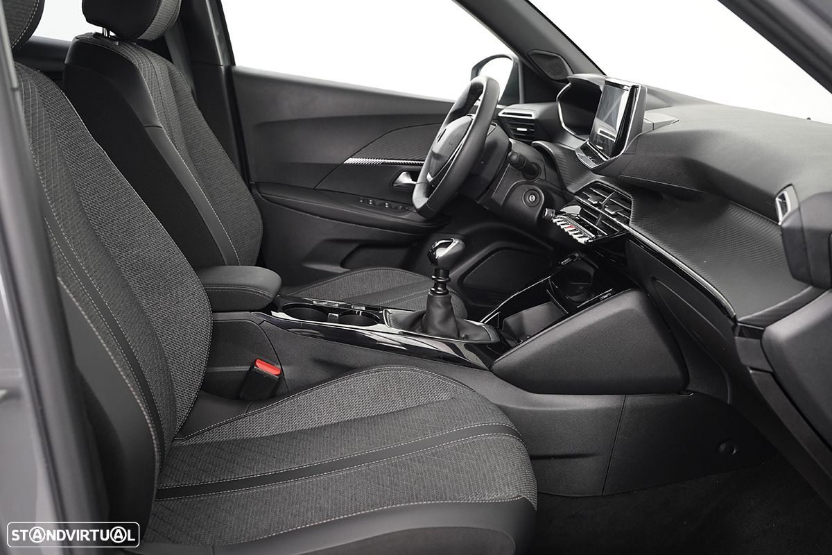 Peugeot 2008 1.2 PureTech Allure - 21